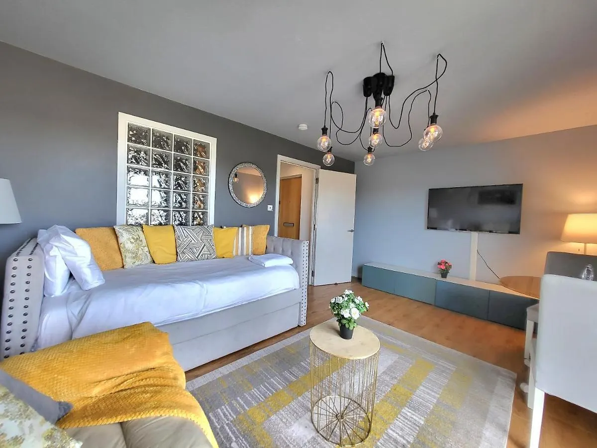 Apartman 4 Separate Beds, Sleeps 6, Beautiful 2 Bed Apt Edinburgh