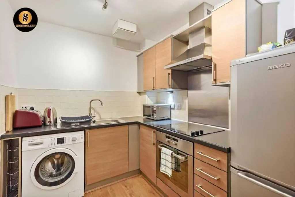 4 Separate Beds, Sleeps 6, Beautiful 2 Bed Apt Edinburgh