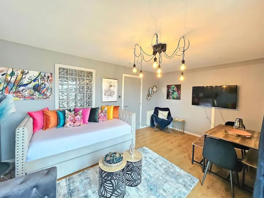 4 Separate Beds, Sleeps 6, Beautiful 2 Bed Apt エディンバラ イギリス