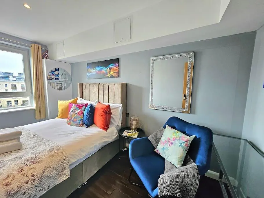 4 Separate Beds, Sleeps 6, Beautiful 2 Bed Apt 에든버러 아파트